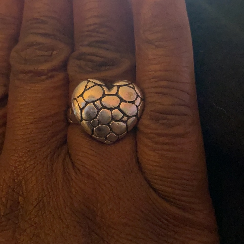 Heart ❤️ Ring - Picture 6 of 7